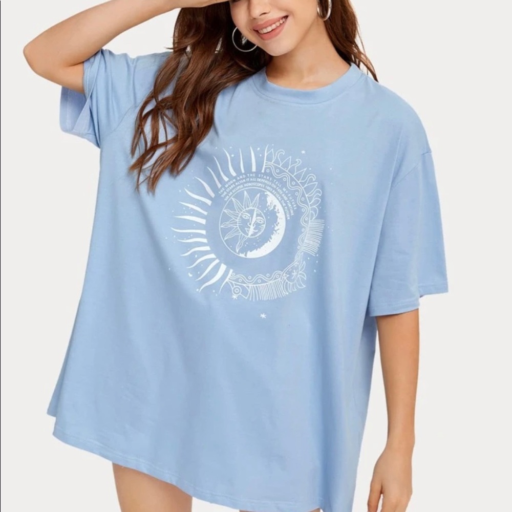 oversized tee! runs a big large and very comfy!